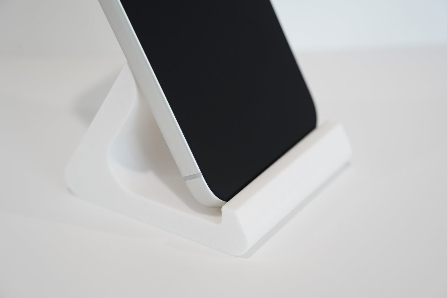 Basic Phone Stand - The Wave