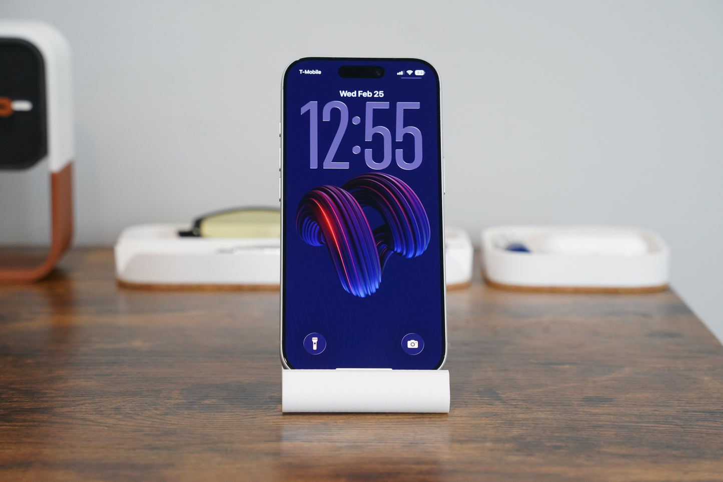 Basic Phone Stand - The Wave