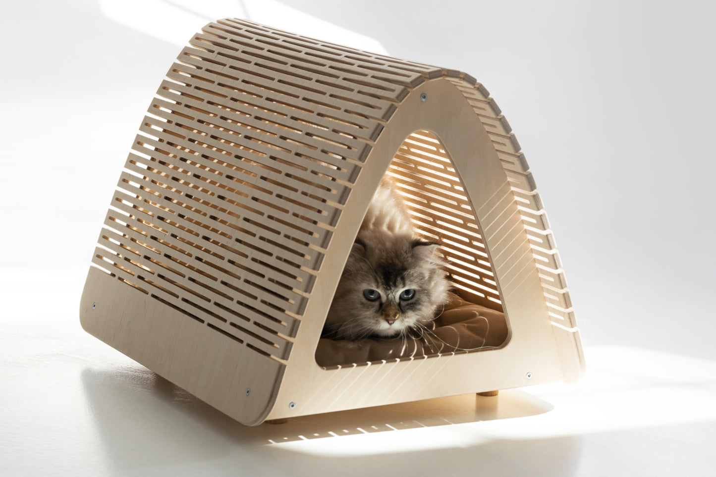 A cozy house for your pet. Cats Dogs Condo & Bed & House